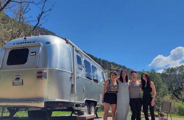 ★★★★★Cozy Airstream with Hottub in Glenwood Springs MINS to downtown/ hotspirngs