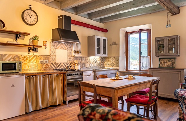 Cozy and artistic apartment in 500-year-old building in Ala.
