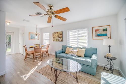 Cozy and Bright Naples Abode with Community Amenities!