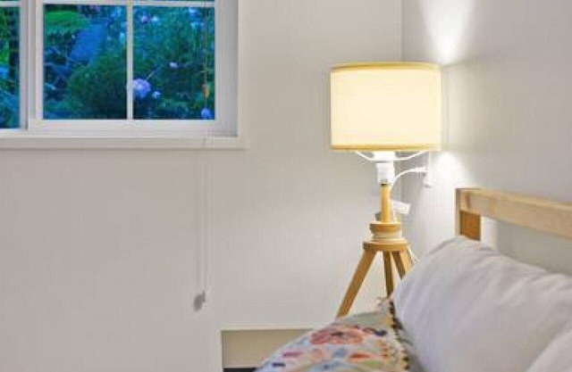 Cozy and Calm: Modern Studio with Private Entrance