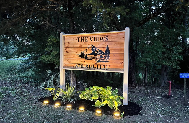 Cozy and centrally located in the middle of all the best of nature’s offerings!