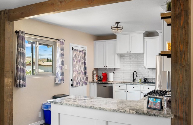 Cozy and charming centrally located in the historic Kern/Rim neighborhoods.