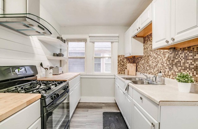Cozy and Comfortable Apartment 15 Minutes to Down Town