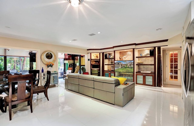 Cozy and Immaculately Clean Home.