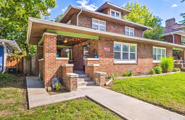 Cozy and Modern Indy House about 5 Mi to Downtown!