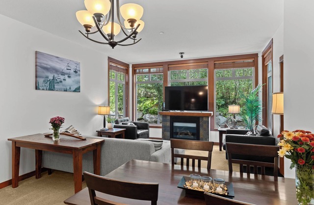 Cozy and Quiet 2 bedroom ski in/ski out condo with private HOT TUB