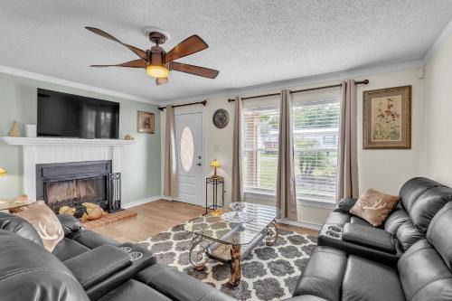 Cozy and Relaxing Fishing Retreat home