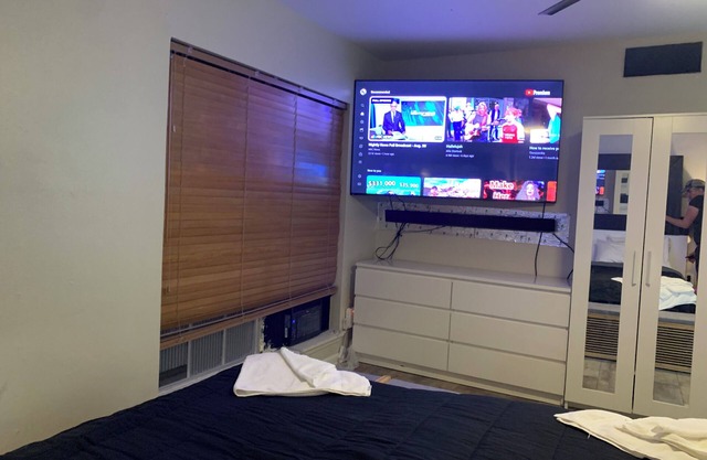 Cozy and Serene Entire Condo Near The Galleria 2 bedrooms and 2 full bathrooms