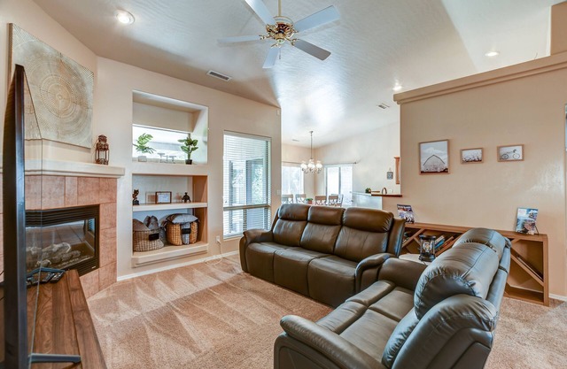 Cozy and Serene Family Private House - Pet Friendly