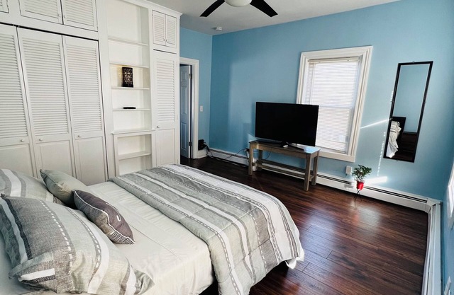 Two-bedroom apartment located near Providence and short drive to Boston