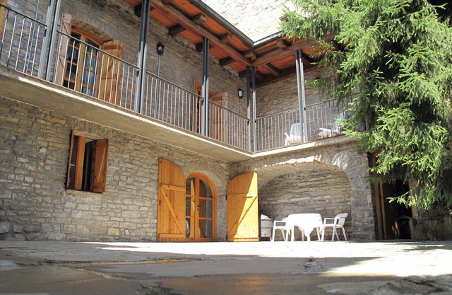 Gemütliche und sonnige Casa Rural Biescas mit chimineas,