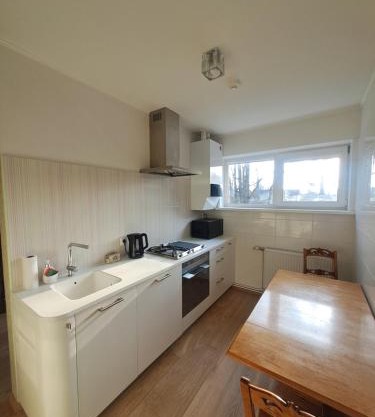 Cozy apartment - 100m beach, AC, workstation, balcony, backyard, self check-in, yoga mat
