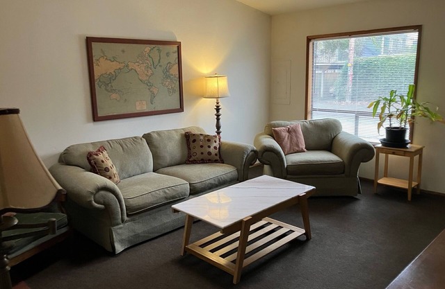 Cozy Apartment Blocks form Downtown Eugene