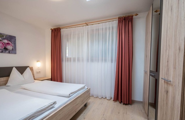 Modernes Apartment Edelweiss mit Bergblick, WLAN, Sauna, Terrasse und Balkon; Parkplätze vorhanden