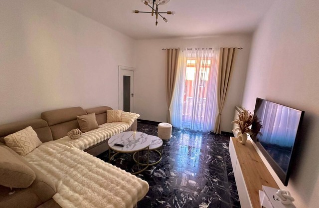 Cozy apartment ideal for families 10 min from the sea and mountains