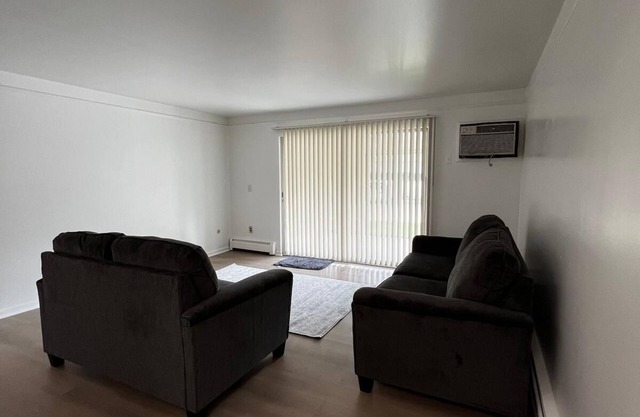 Cozy apartment in charming Walled Lake with AC, WiFi