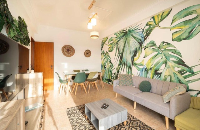 Cozy Apartment in central Almada w Swing Chairs