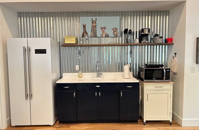 Cozy apartment in charming Carrboro, NC with WiFi, AC