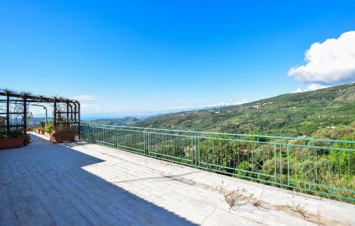 Cozy Apartment In Perdifumo With Wifi