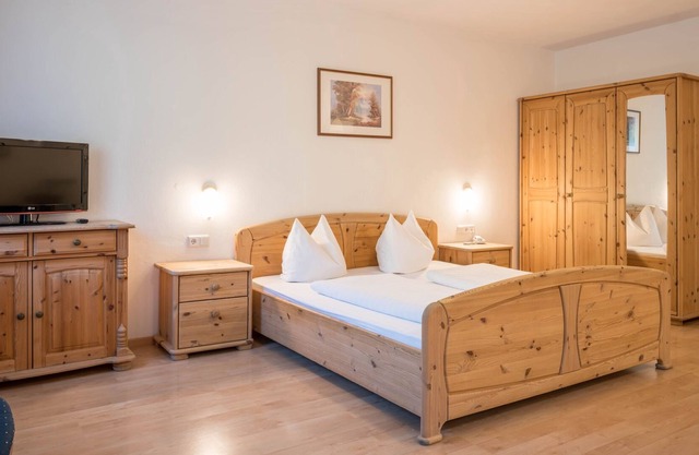 Modernes Apartment Krokus mit Bergblick, WLAN, Sauna, Terrasse und Balkon; Parkplätze vorhanden