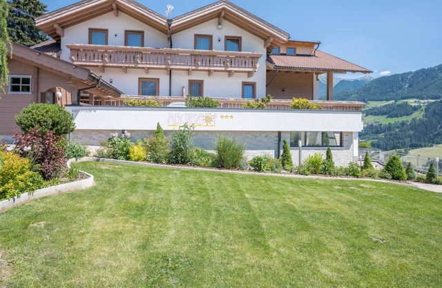 Modernes Apartment Maiglöckchen mit Bergblick, WLAN, Sauna, Terrasse und Balkon; Parkplätze vorhanden