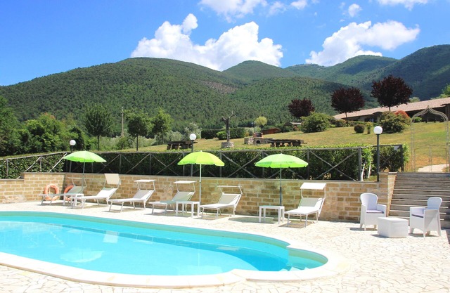 Ferienwohnung bei Rom in Landhausvilla mit Pool und herrlichem Panoramablick