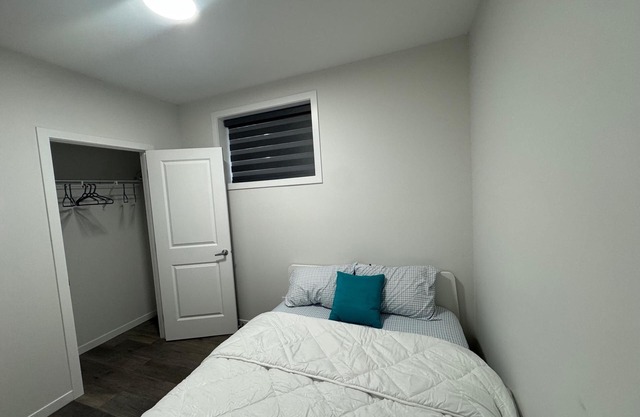 Cozy Apartment Northwest Calgary