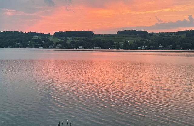 Cozy apartment on Keuka Lake, close to Keuka College, wineries and breweries.