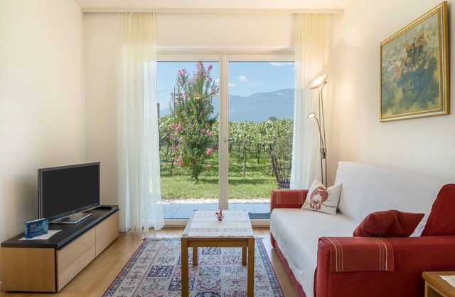 Gemütliche Ferienwohnung "Urbanhof - Juzer" mit Bergblick, WLAN & Balkon
