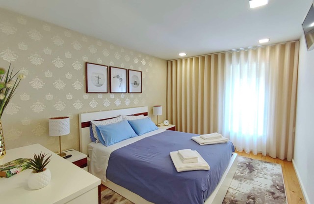 Cozy Apartment w/ AC near metro - 5 min from beach!