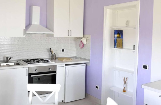 Gemütliche Wohnung mit großem Garten und Pool 1 km vom Meer entfernt