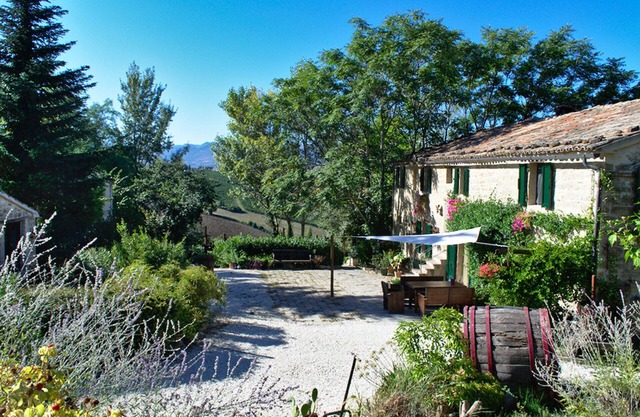 Ruhig gelegene gemütliche Ferienwohnung mit Pool auf dem Lande.
