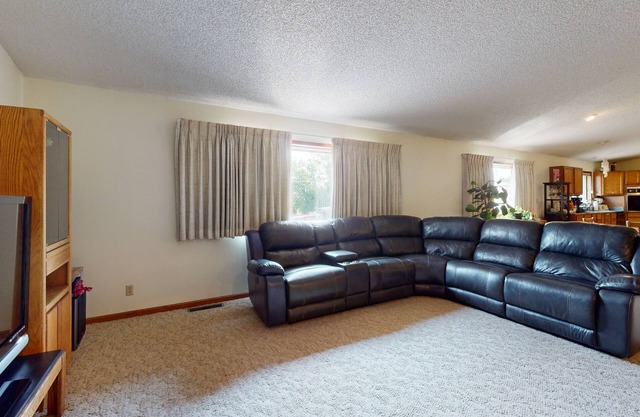 Cozy apartment with mountain views, centrally located - dog friendly