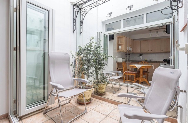 Gemütliche Ferienwohnung mit Sonnenterrasse, Grill, WLAN und Klimaanlage