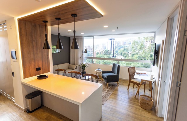 - ¡ Cozy Apartment with View in Lovely Poblado ! -