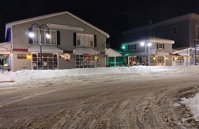 Cozy Apt close to the Catskill Park,Skiing, Hiking and more!