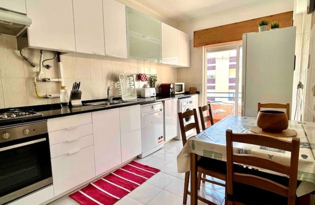 Cozy APT Near Shopping Mall & Train Station