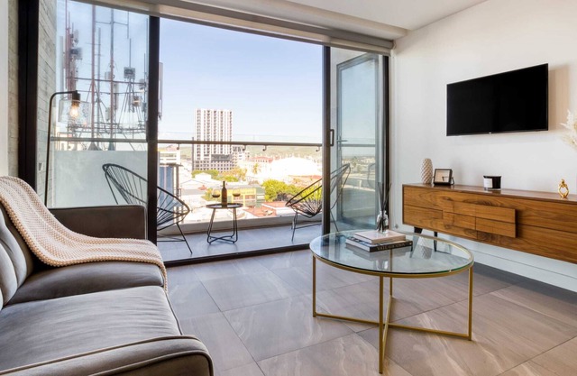 Cozy Apt. w/a Balcony | Gym+Lounge+Pool Table