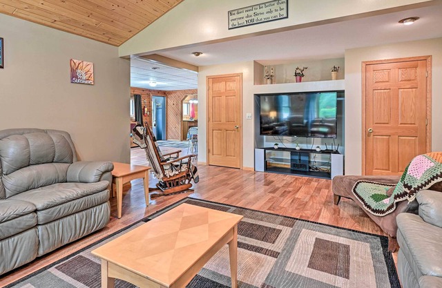 NEW! Cozy Arkdale Home w/ Fire Pit, Walk to Lake!