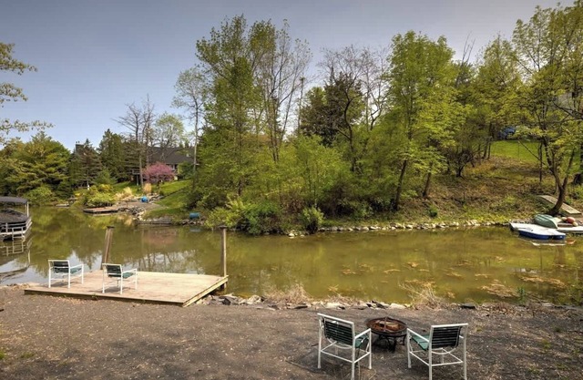 Cozy Athens Cabin on the Lake w/Hot Tub & Backyard