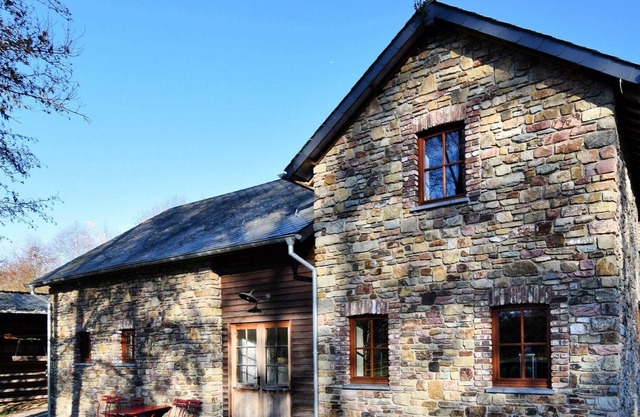 Charmantes Ferienhaus in Grand-Halleux mit Parkplatz