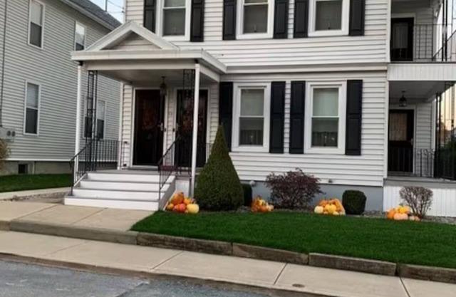Cozy Autumn Stay Explore Saratoga & Stunning Fall Colors Nearby