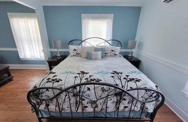 Cozy B&B with WiFi and AC in charming South Kortright
