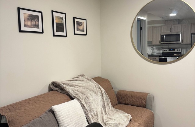 Cozy basement close to YEG airport