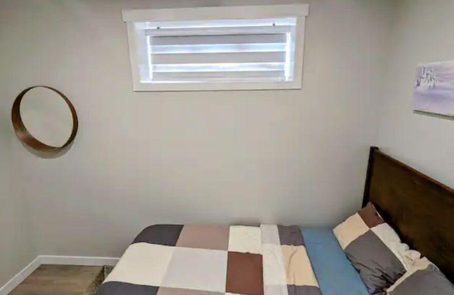 Cozy basement for a lovely stay & perfect for WFH