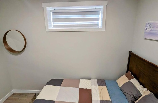 Cozy basement for a lovely stay & perfect for WFH