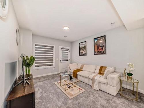 Cozy Basement Suite