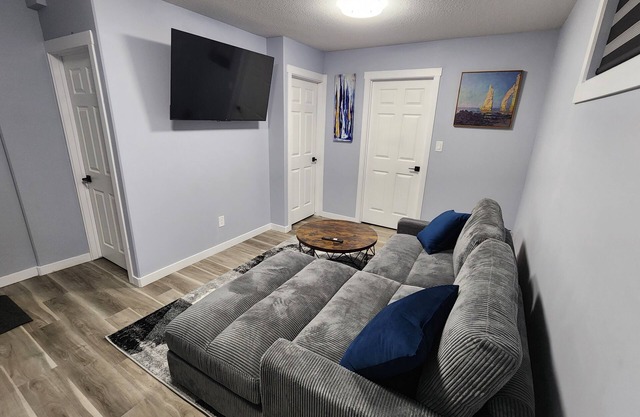 Cozy Basement Suite
