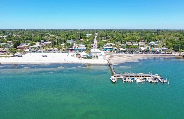 Magnolia Beach Cottage, Yards From The Beach And Restaurants!