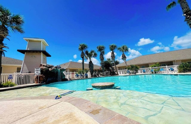 Cozy beach home w/ Heated Pool !NO CLN FEE!